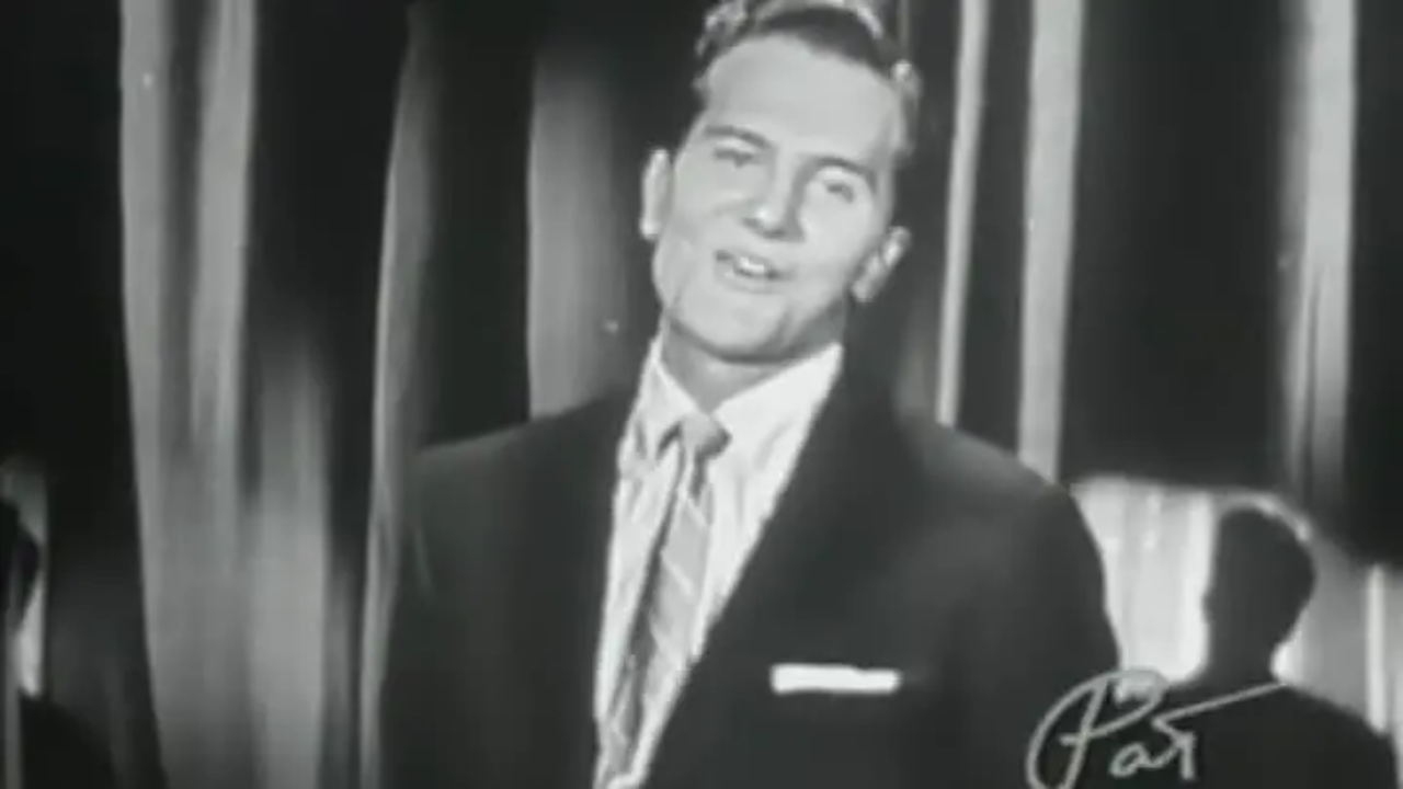 “The Enduring Emotion of ‘Love Letters in the Sand’: A Tribute to Love Lost”