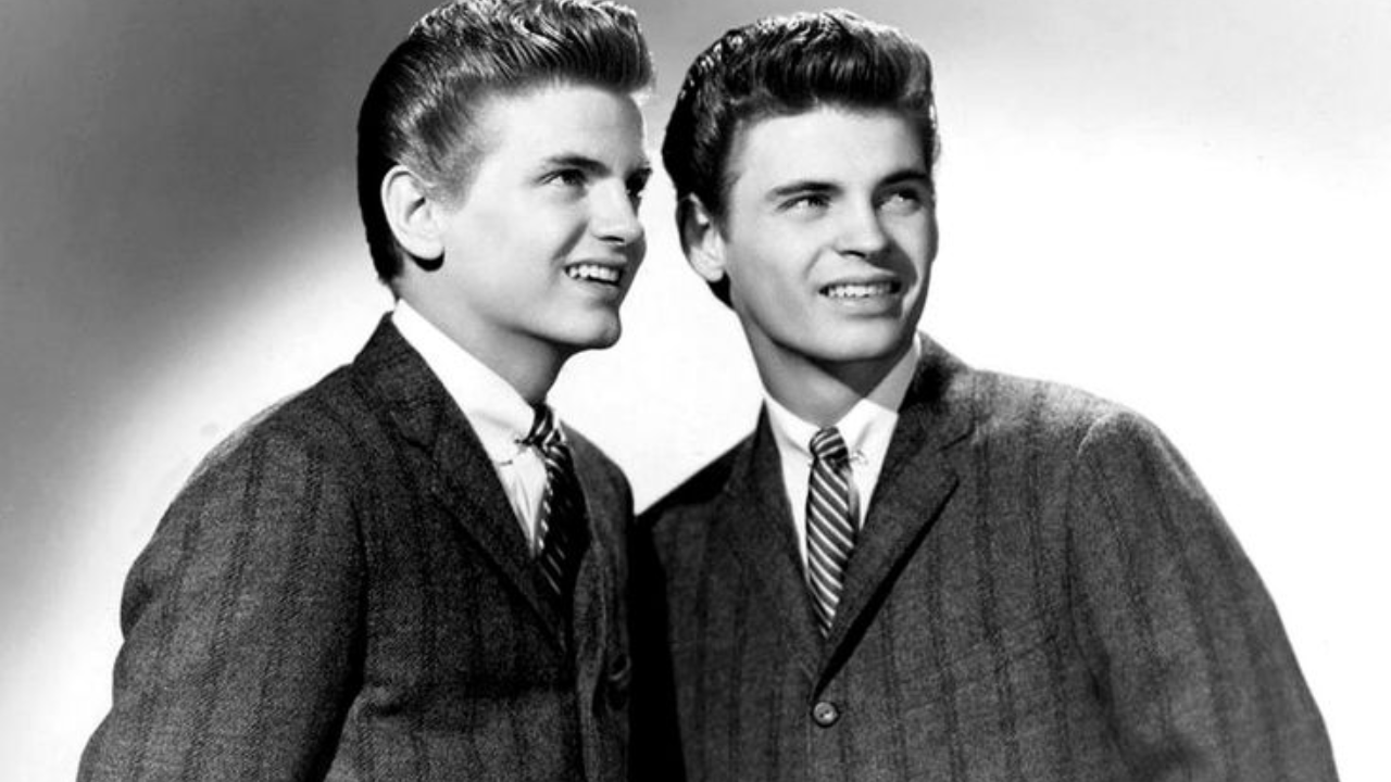 “Reliving the Charm of The Everly Brothers’ Classic ‘Wake Up Little Susie'”