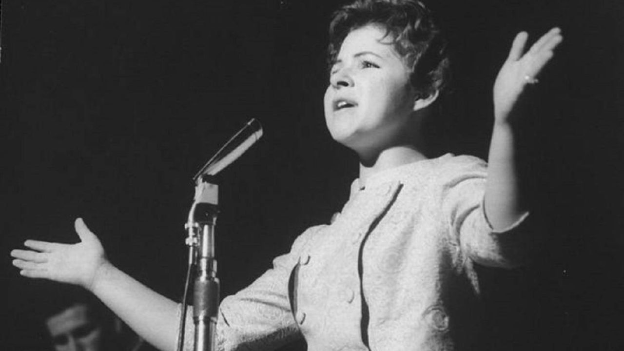 “From the 60s to Today: Why Brenda Lee’s ‘I’m Sorry’ Is a Classic for All Ages”
