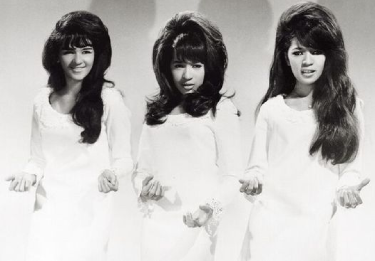 The Ronettes’ “Walking in the Rain”: A Timeless Love Song