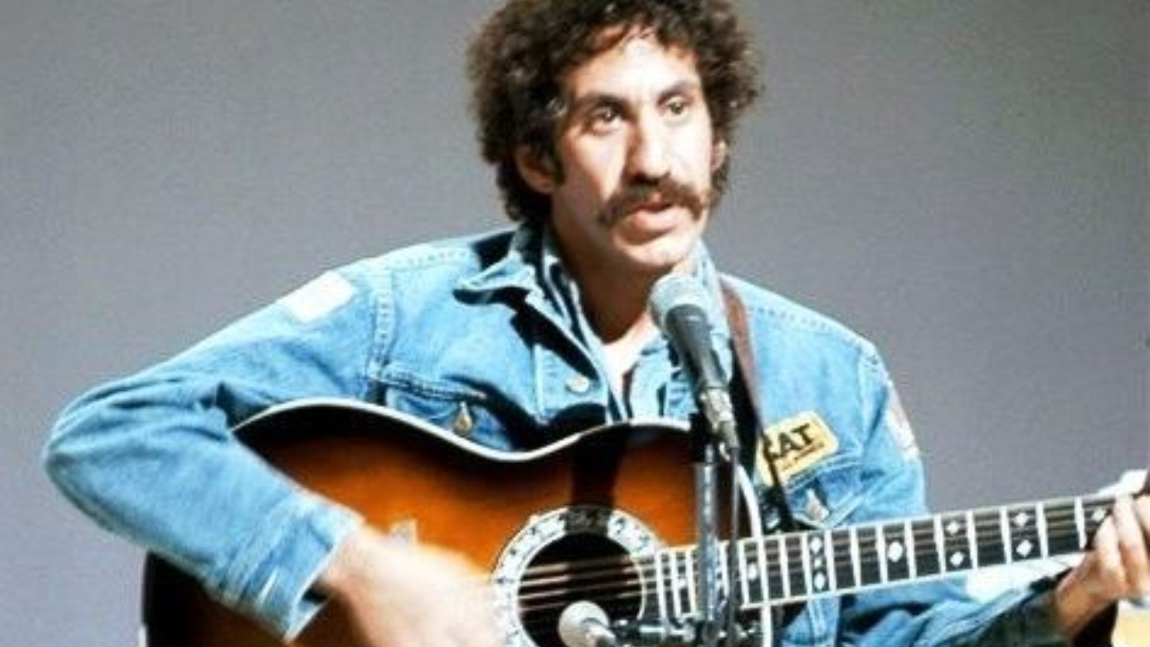 “Jim Croce’s ‘Operator’: A Song About Love, Loss, and Letting Go”