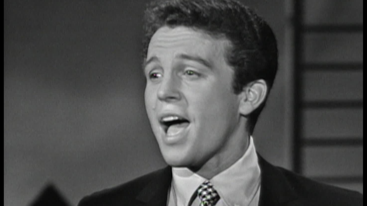 “Mr. Lonely: The Story Behind Bobby Vinton’s Timeless Classic”