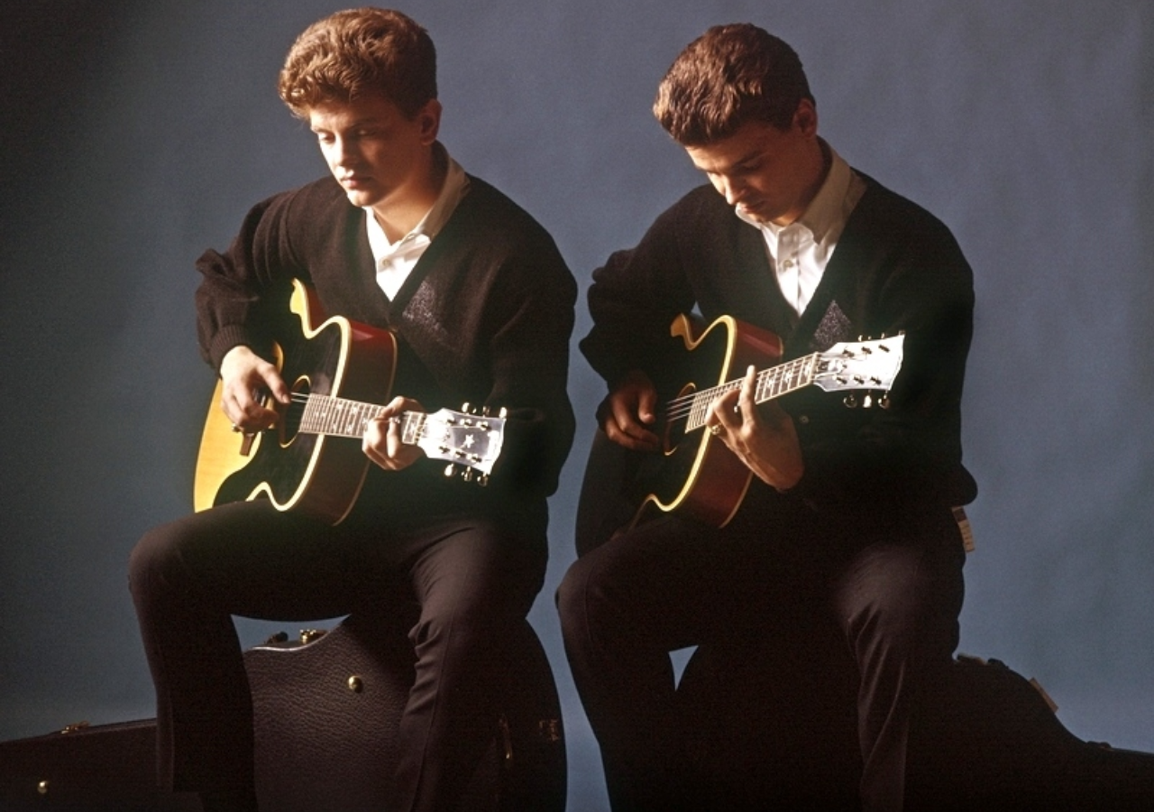 “The Story Behind The Everly Brothers’ ‘Bye Bye Love’ – A Heartfelt Breakup Anthem”