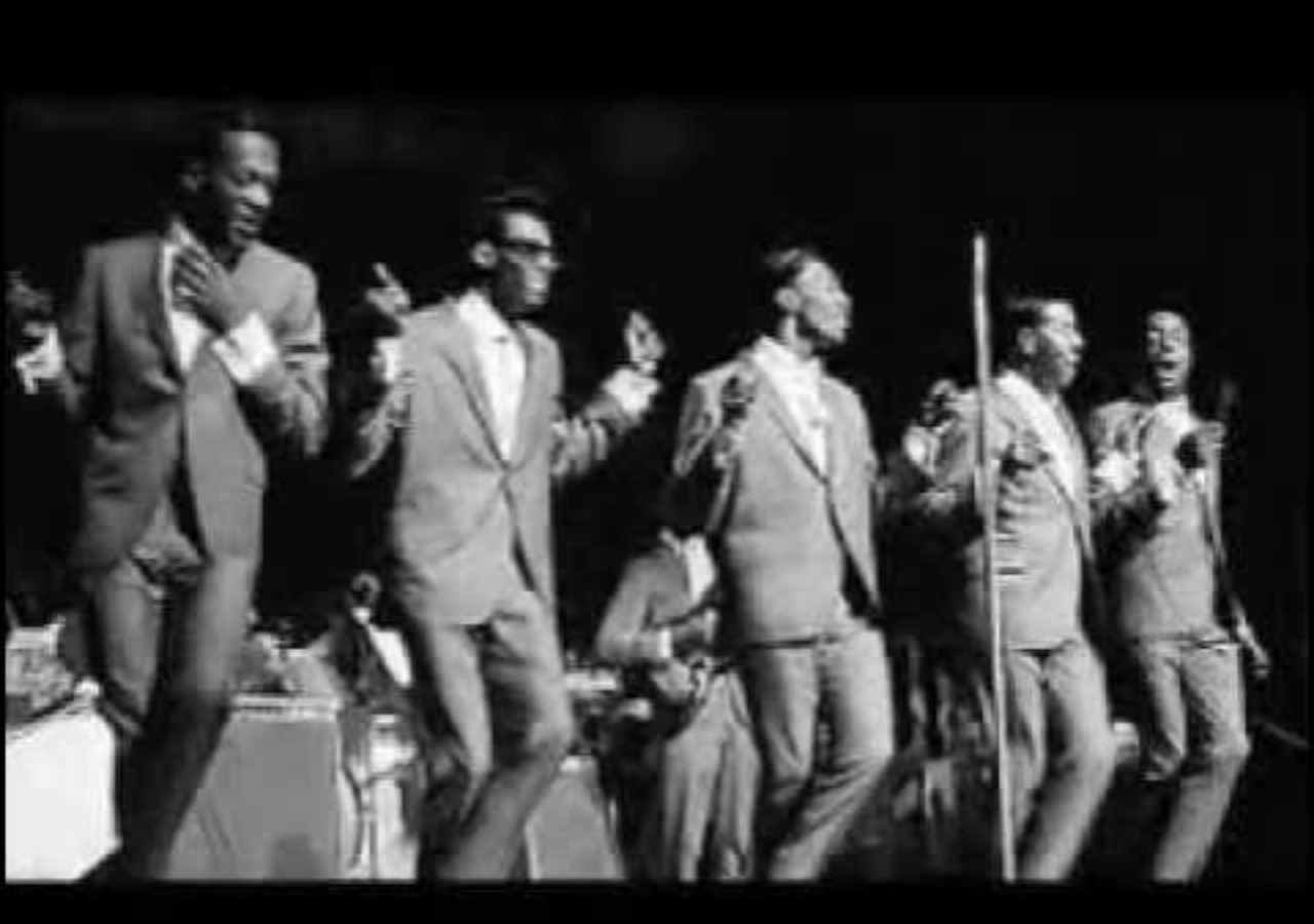Feel the Good Vibes with The Temptations’ Uplifting Anthem “The Girl’s Alright With Me”