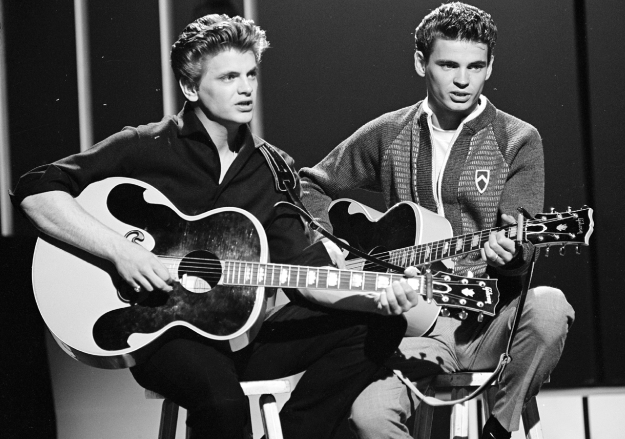 Feel the Nostalgic Vibes with The Everly Brothers’ Classic Rock ‘n’ Roll Hit “Bird Dog”
