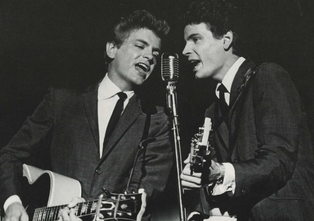 Experience the Enduring Beauty of “On The Wings Of A Nightingale” by The Everly Brothers
