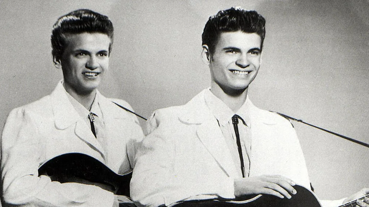 “The Everly Brothers’ ‘Cathy’s Clown’: A Perfect Blend of Harmony and Heartbreak”