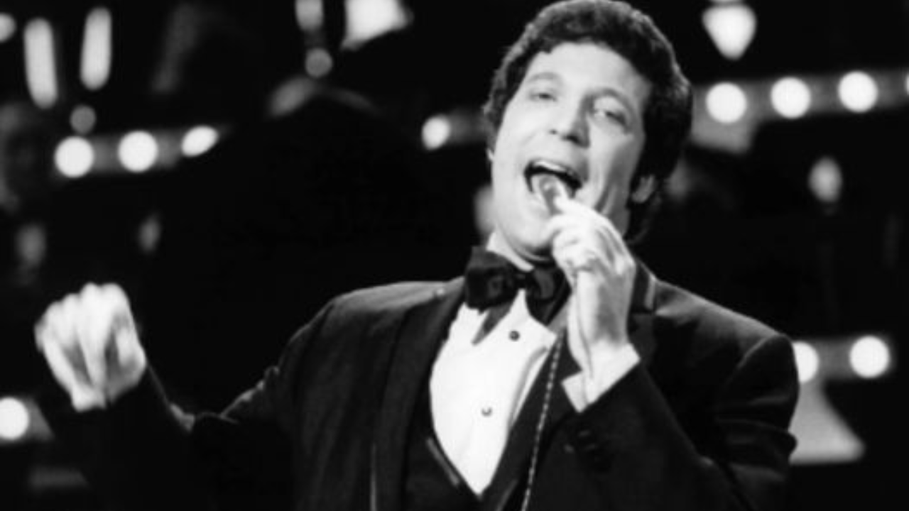 It Looks Like I’ll Never Fall In Love Again: A Song of Heartbreak and Regret