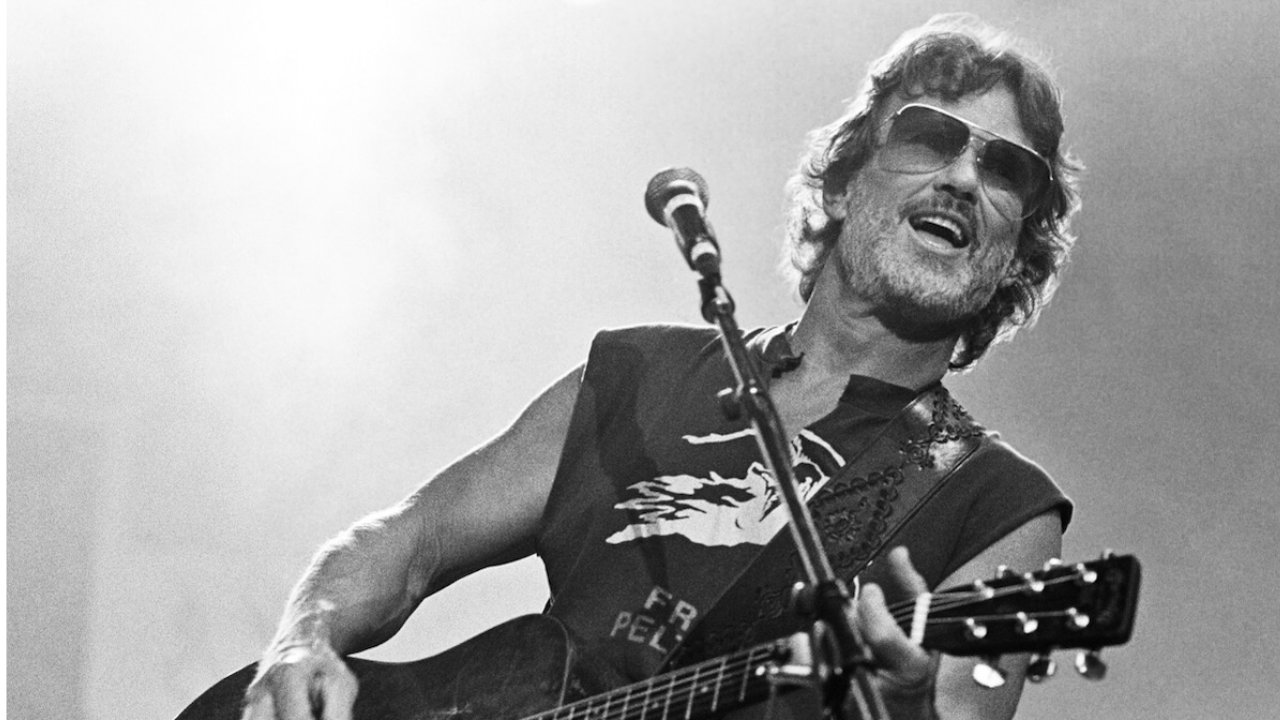 “Kris Kristofferson’s ‘Sunday Morning Coming Down’: The Anthem of Lonely Souls Everywhere”