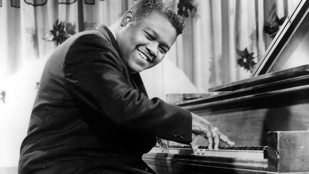 “Fats Domino’s ‘Blueberry Hill’: The Rock ’n’ Roll Classic That Stood the Test of Time”