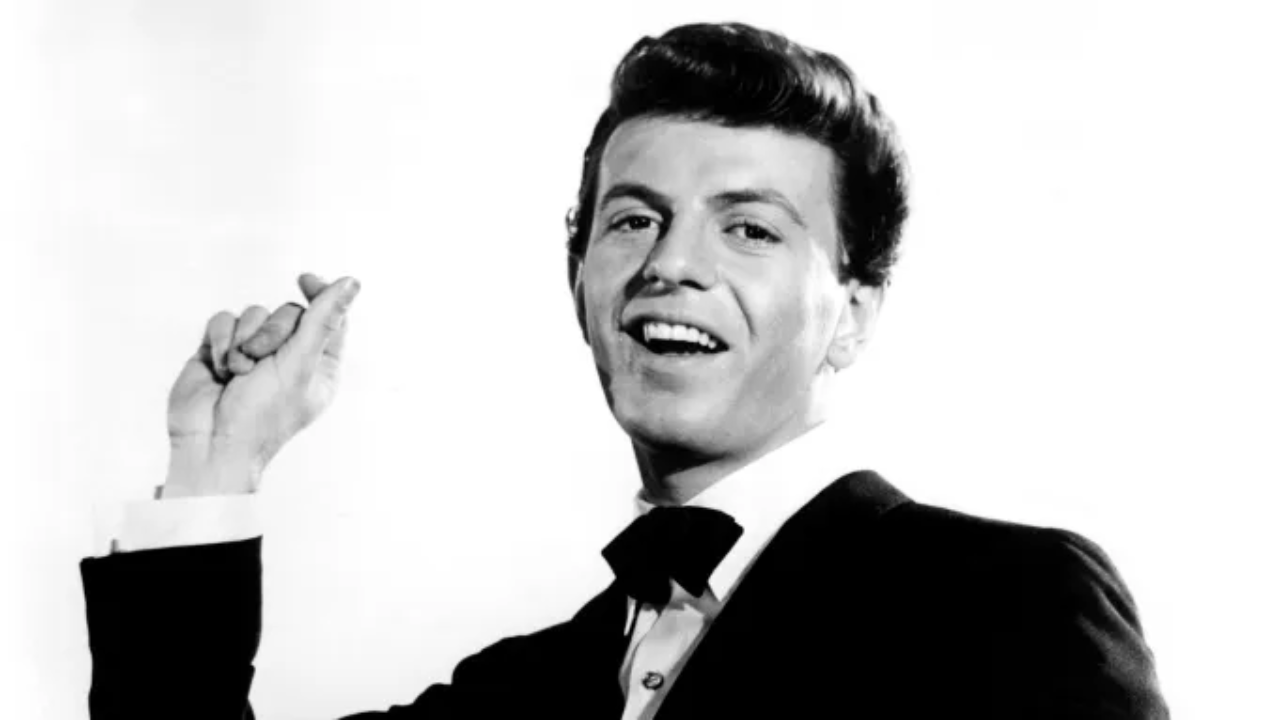 Dion’s ‘The Wanderer’: The Anthem of a Carefree Rebel”