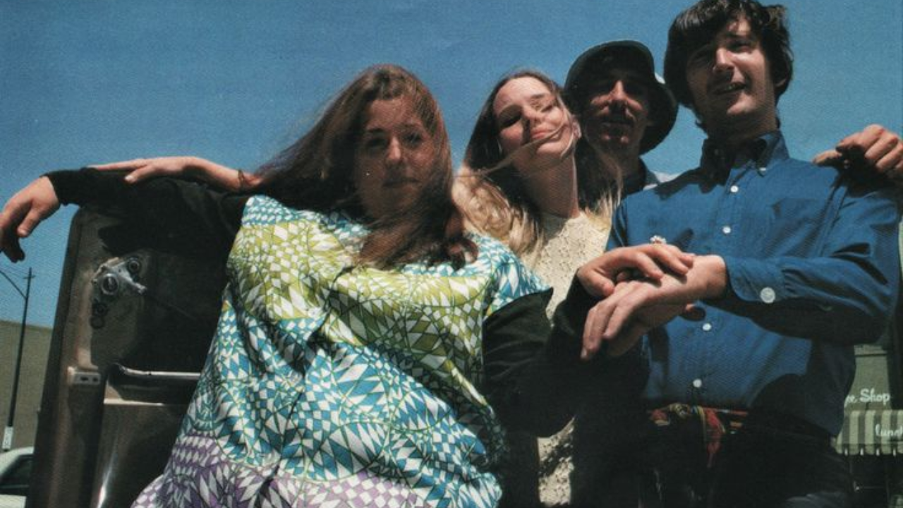 “Rediscovering The Mamas & The Papas: The Magic of ‘California Dreamin’ in Today’s World”