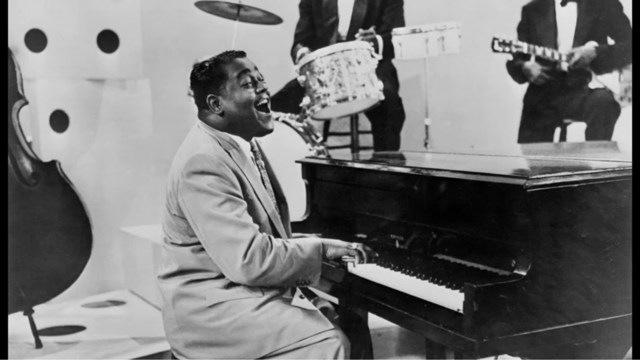 “The Timeless Charm of Fats Domino’s ‘Blueberry Hill’: A Love Song for the Ages”