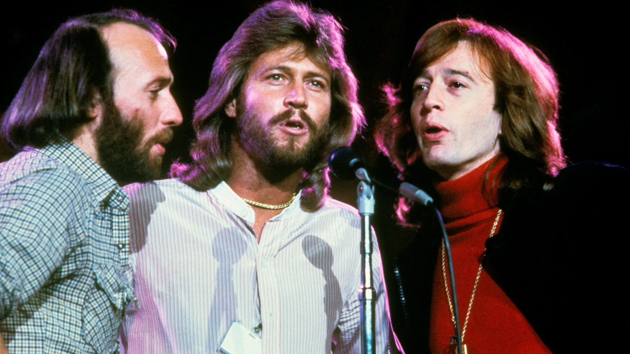 “The Timeless Elegance of ‘How Deep Is Your Love’: A Bee Gees Classic Explored”