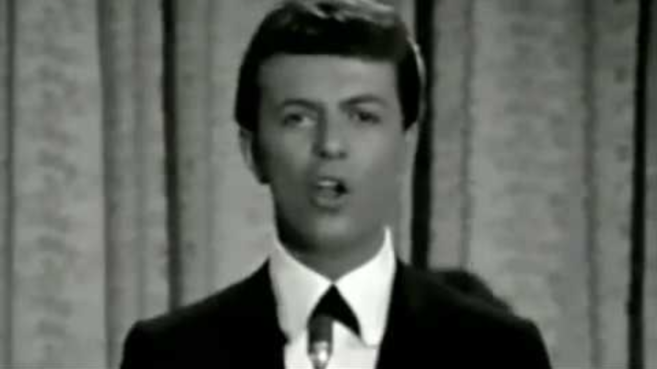 The Timeless Charm of Dion’s ‘The Wanderer’: What Makes This Classic So Special”