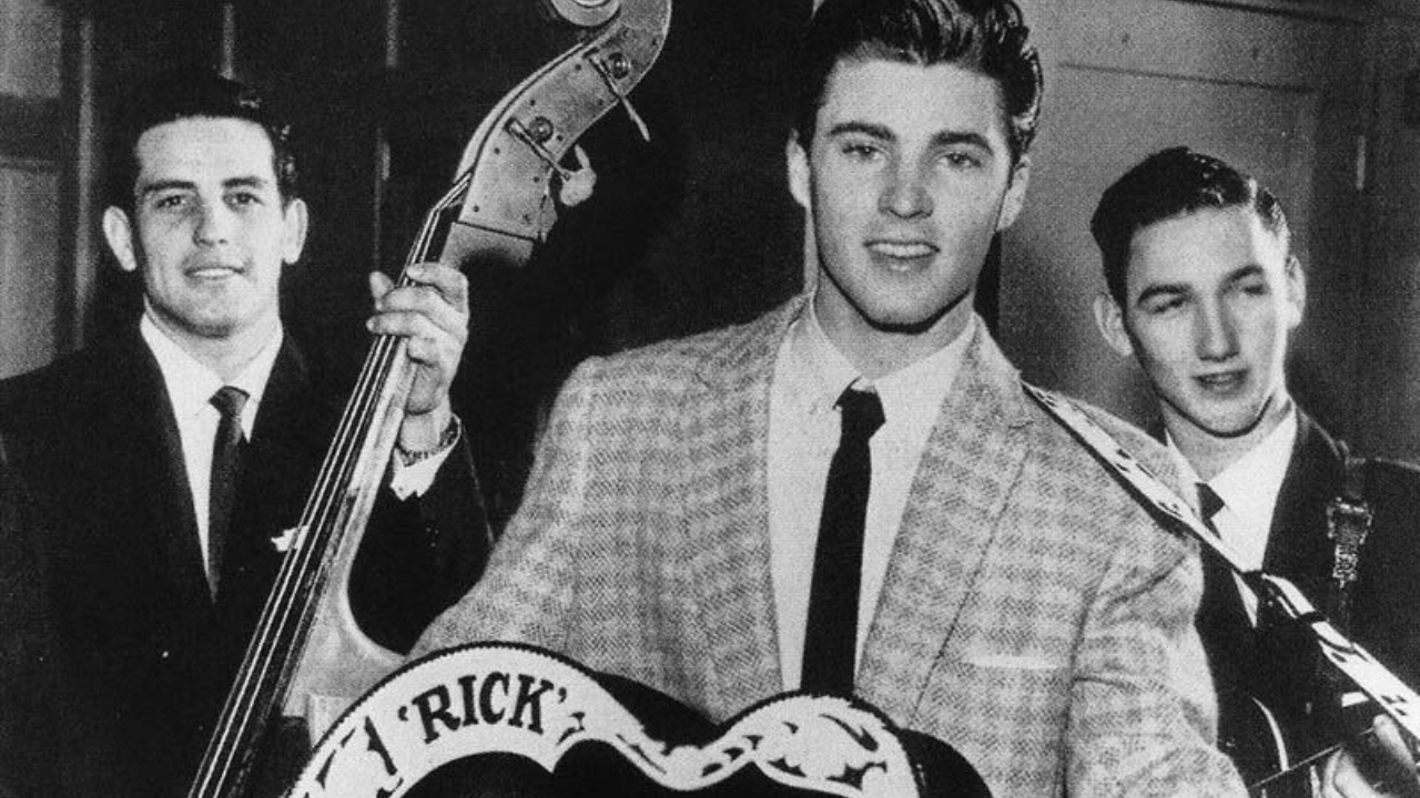“Unpacking the Lyrics of Ricky Nelson’s ‘Poor Little Fool’: A Song of Vulnerability and Regret”
