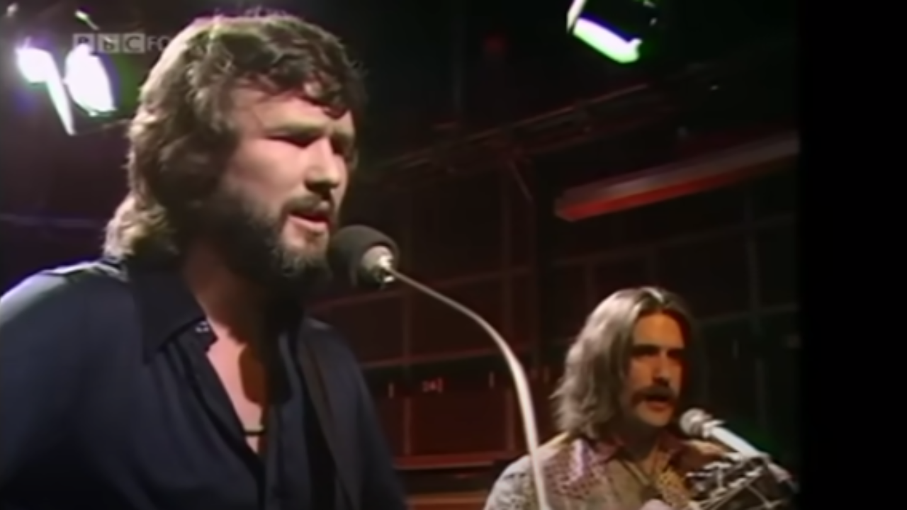 “Unpacking the Lyrics of ‘Loving Her Was Easier’: A Tribute to Lost Love”