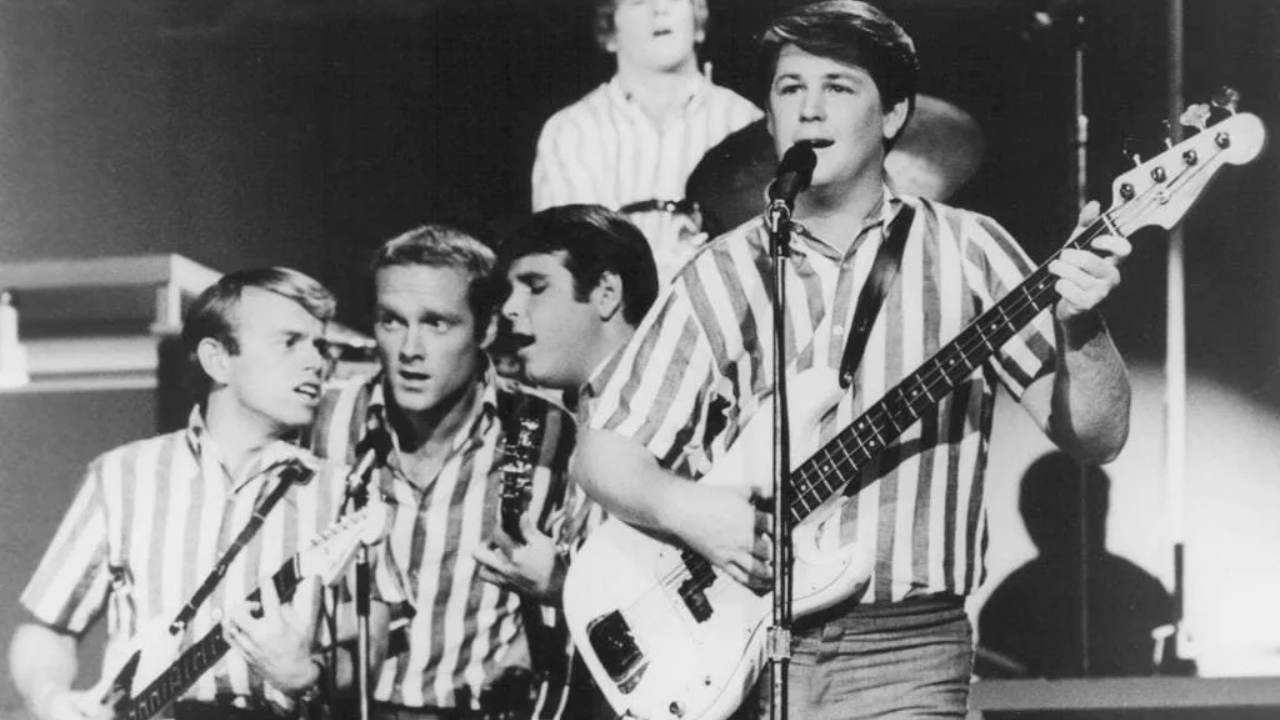 “The Beach Boys’ ‘I Get Around’: A Look at the Song That Revolutionized Pop Music”