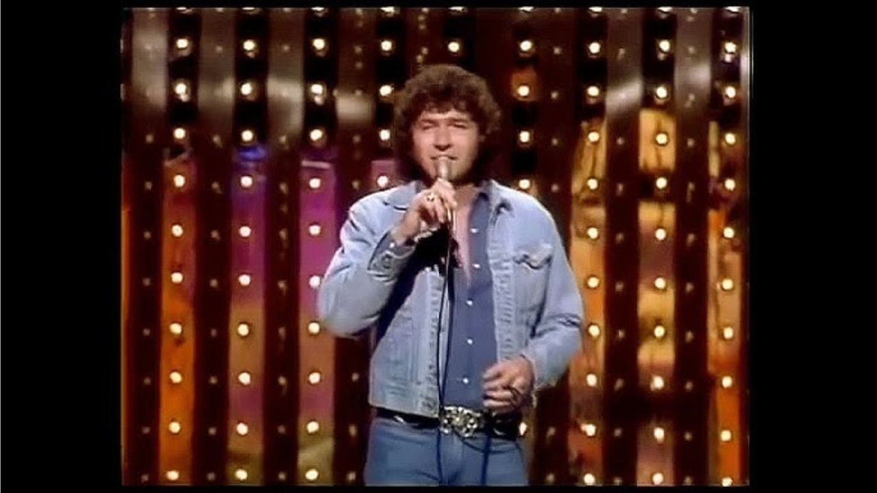 Baby, Don’t Get Hooked on Me – Mac Davis (1972)