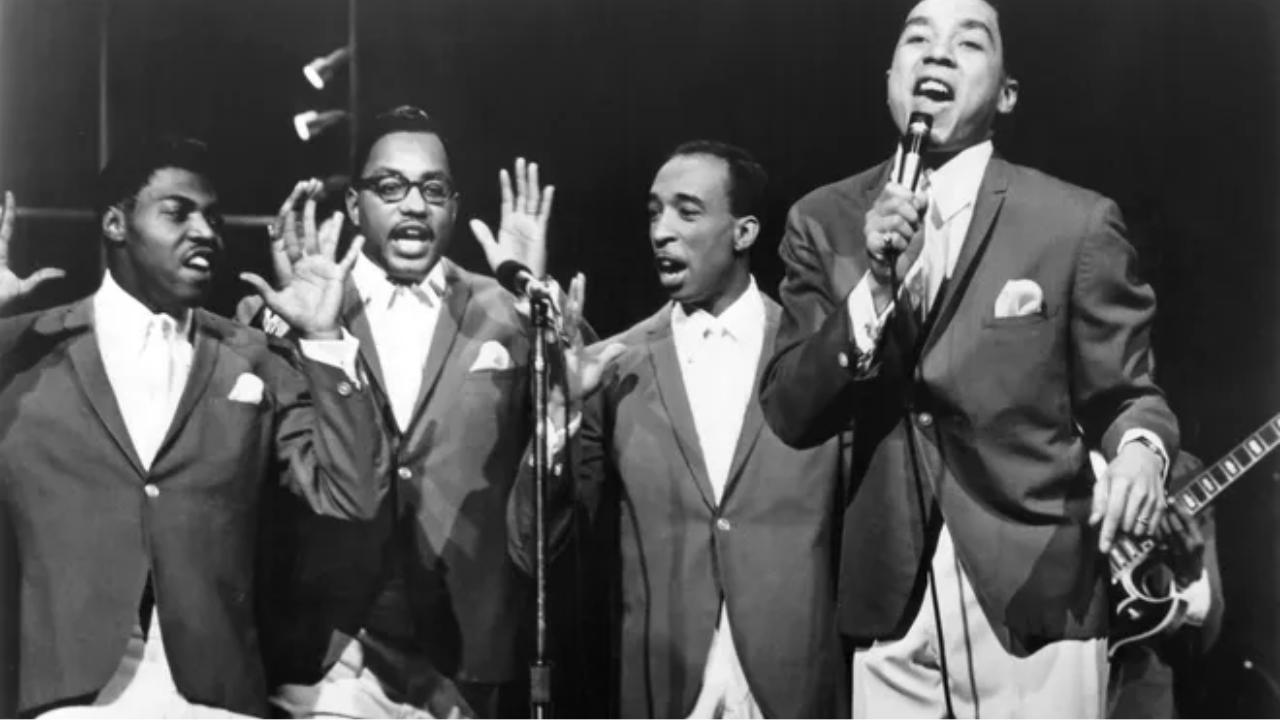 The Tracks of My Tears – The Miracles (1965)