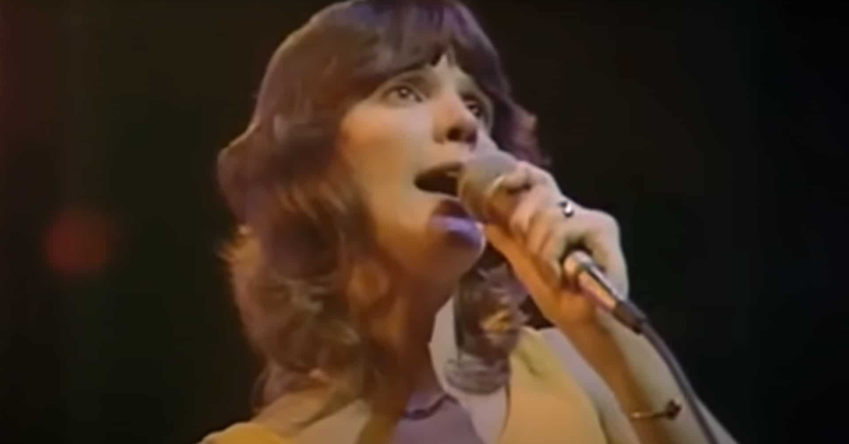 Torn Between Two Lovers – Mary MacGregor (1977)